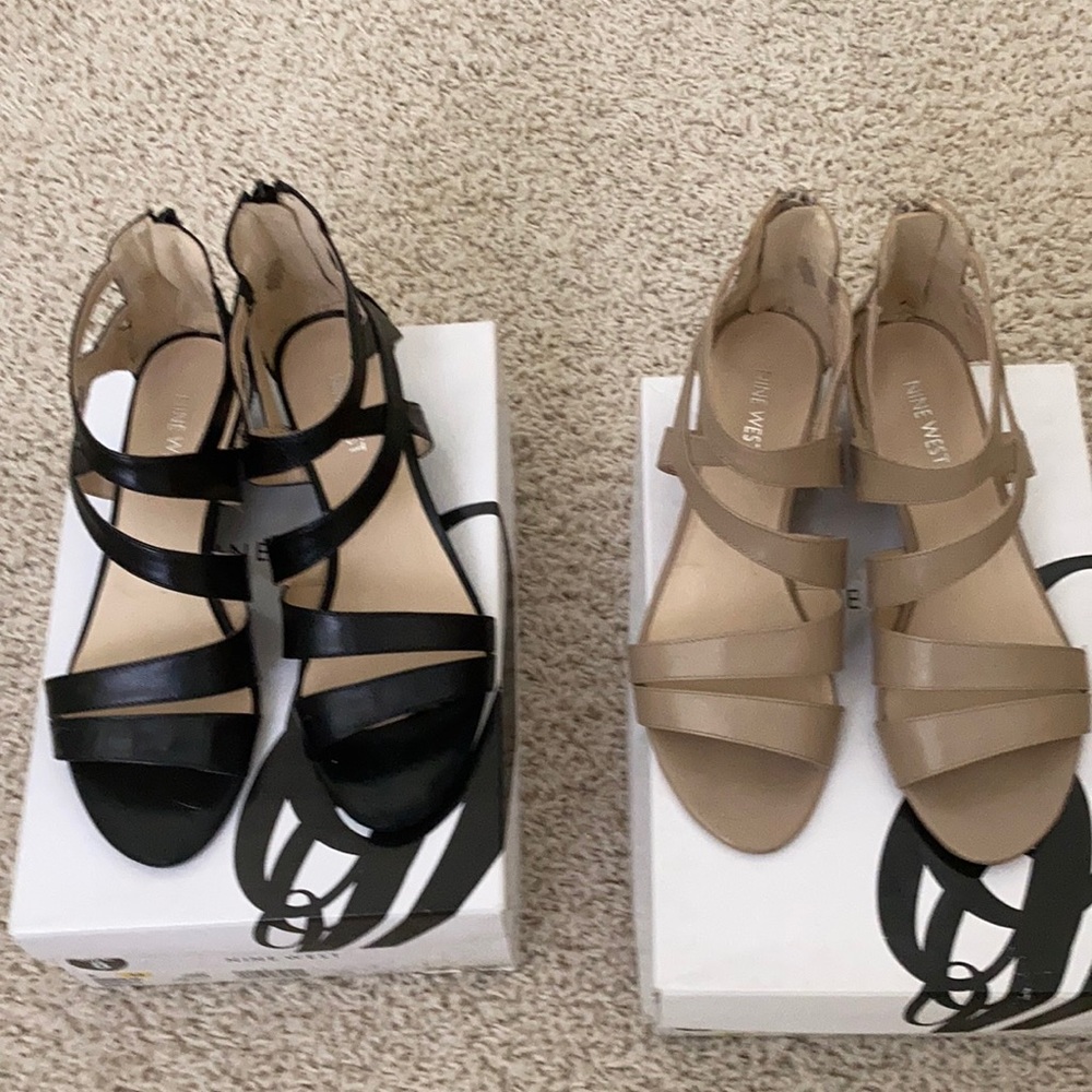 Adorable NineWest zip back sandals